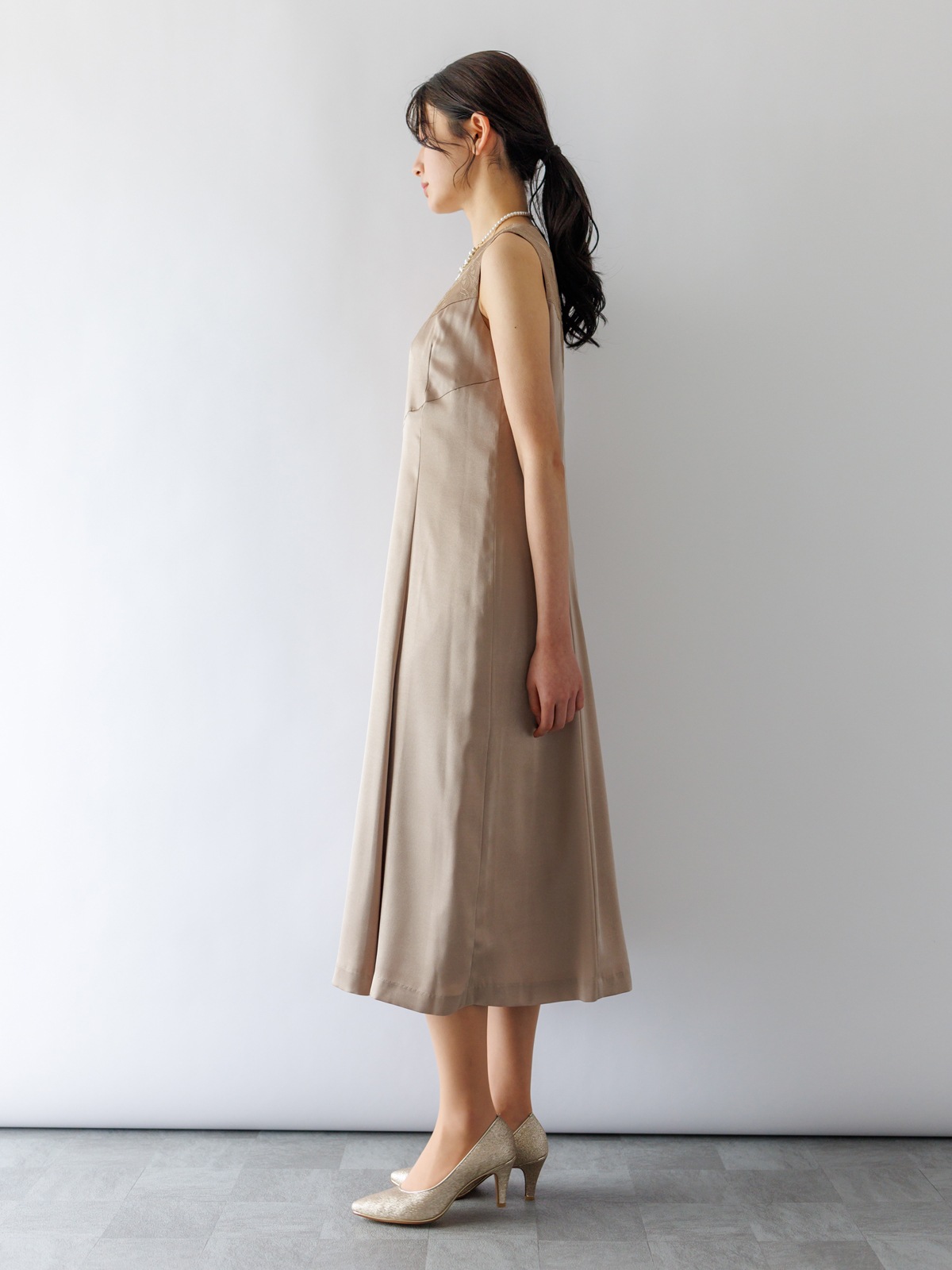 【定番商品 半額SALE】グロッシーサテンロングワンピース［ドレス］
