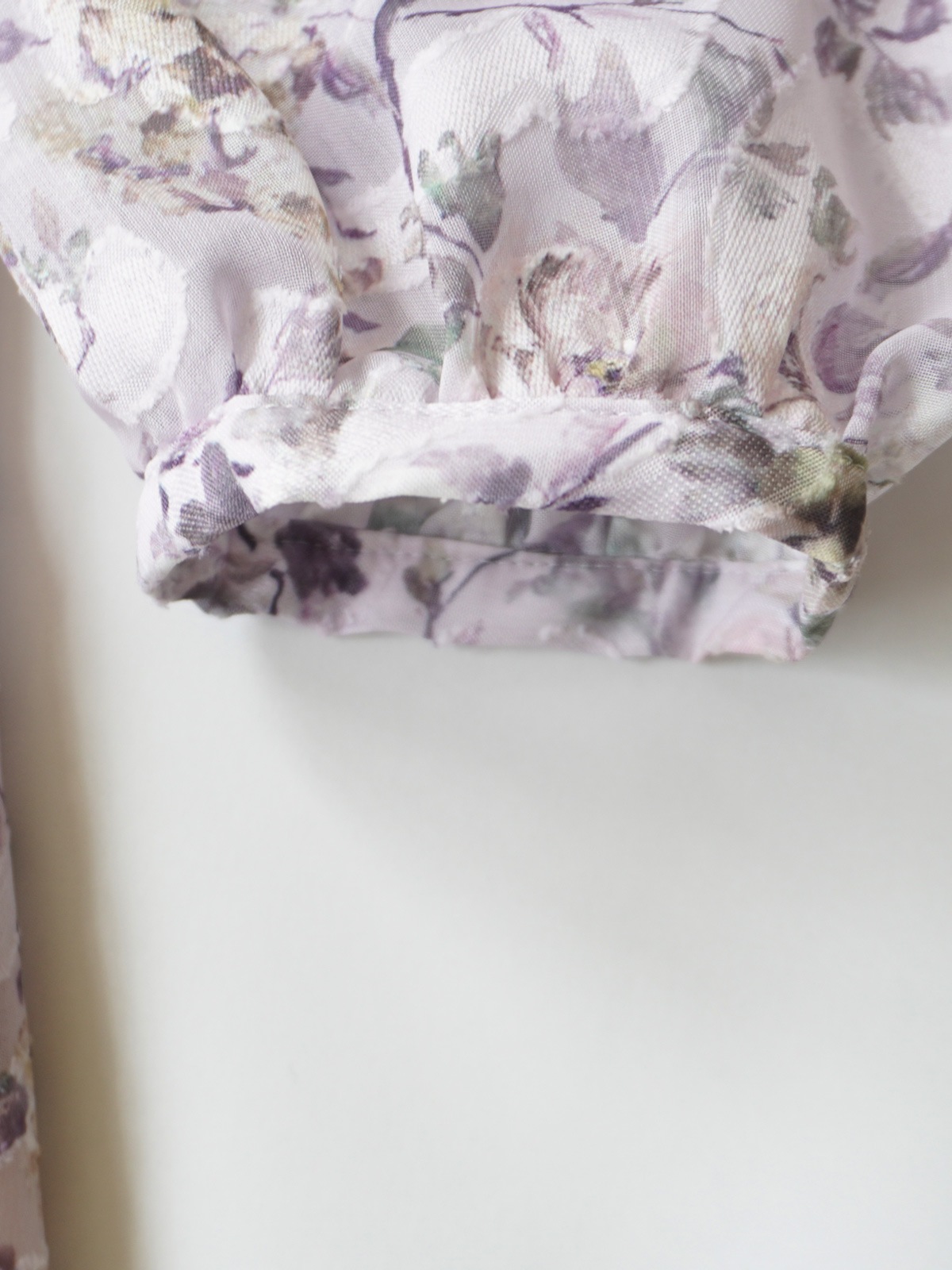 カットジャガード×プリントタックワンピース