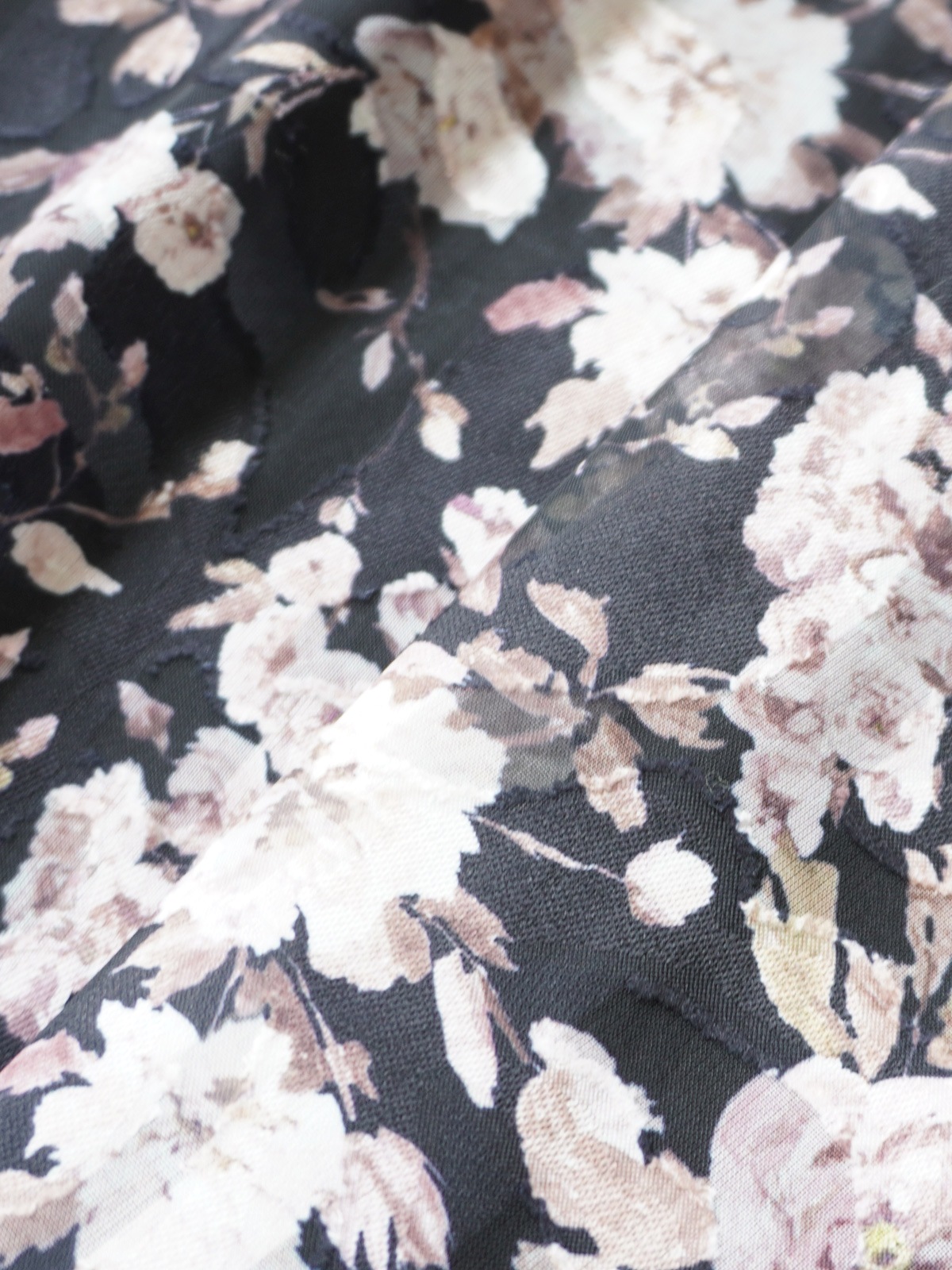 カットジャガード×プリントタックワンピース