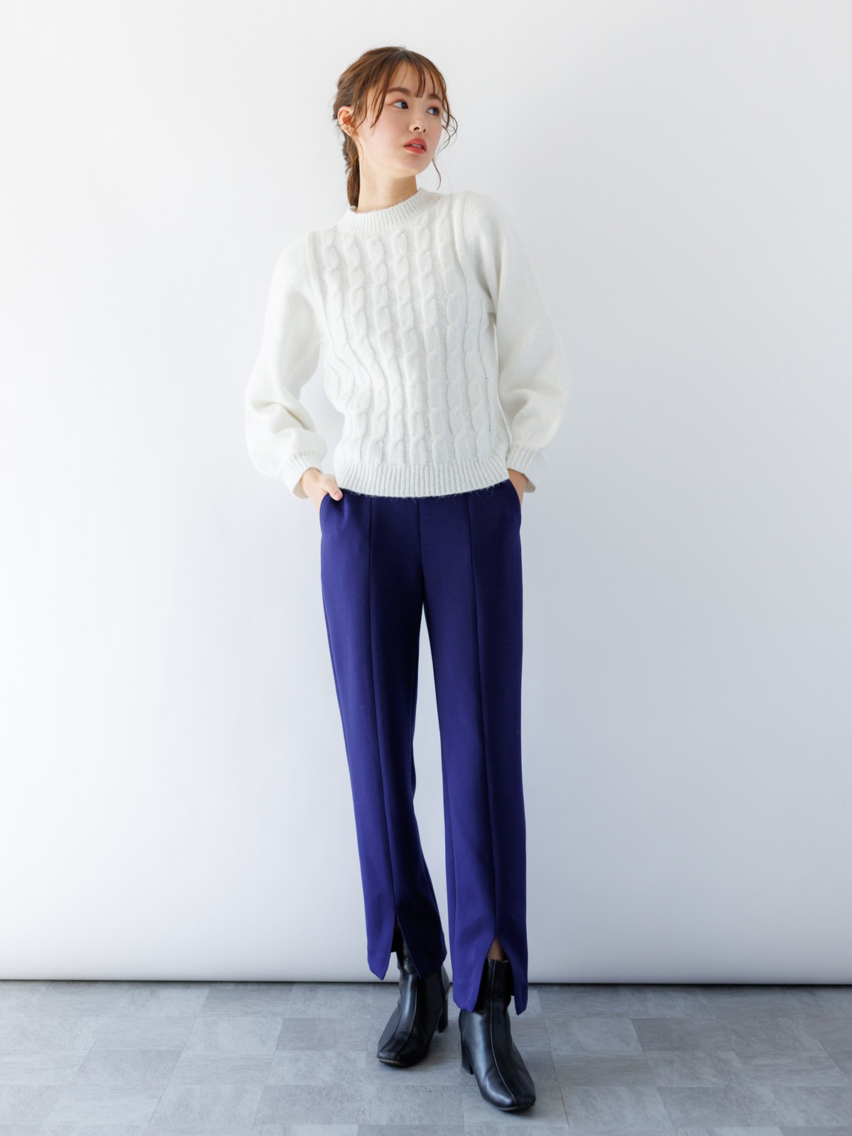 5Gケーブル編み丸首ニット＜アウトレット均一価格＞