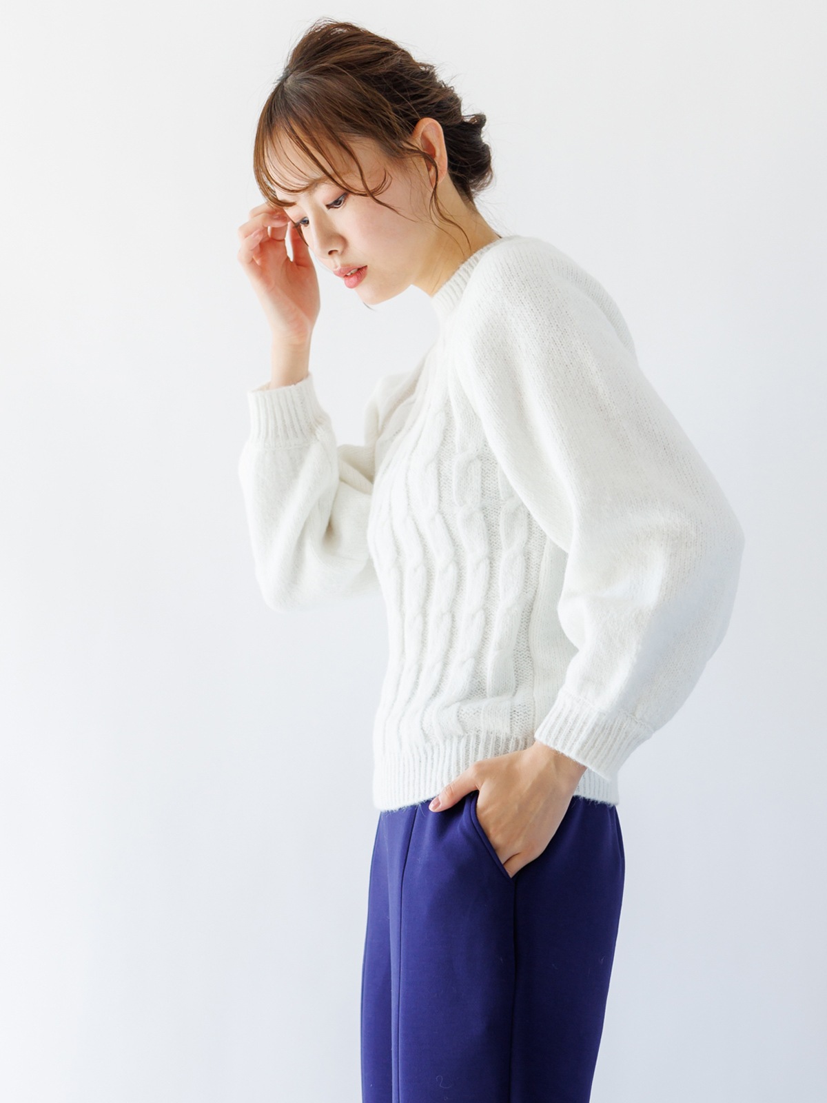 5Gケーブル編み丸首ニット＜アウトレット均一価格＞