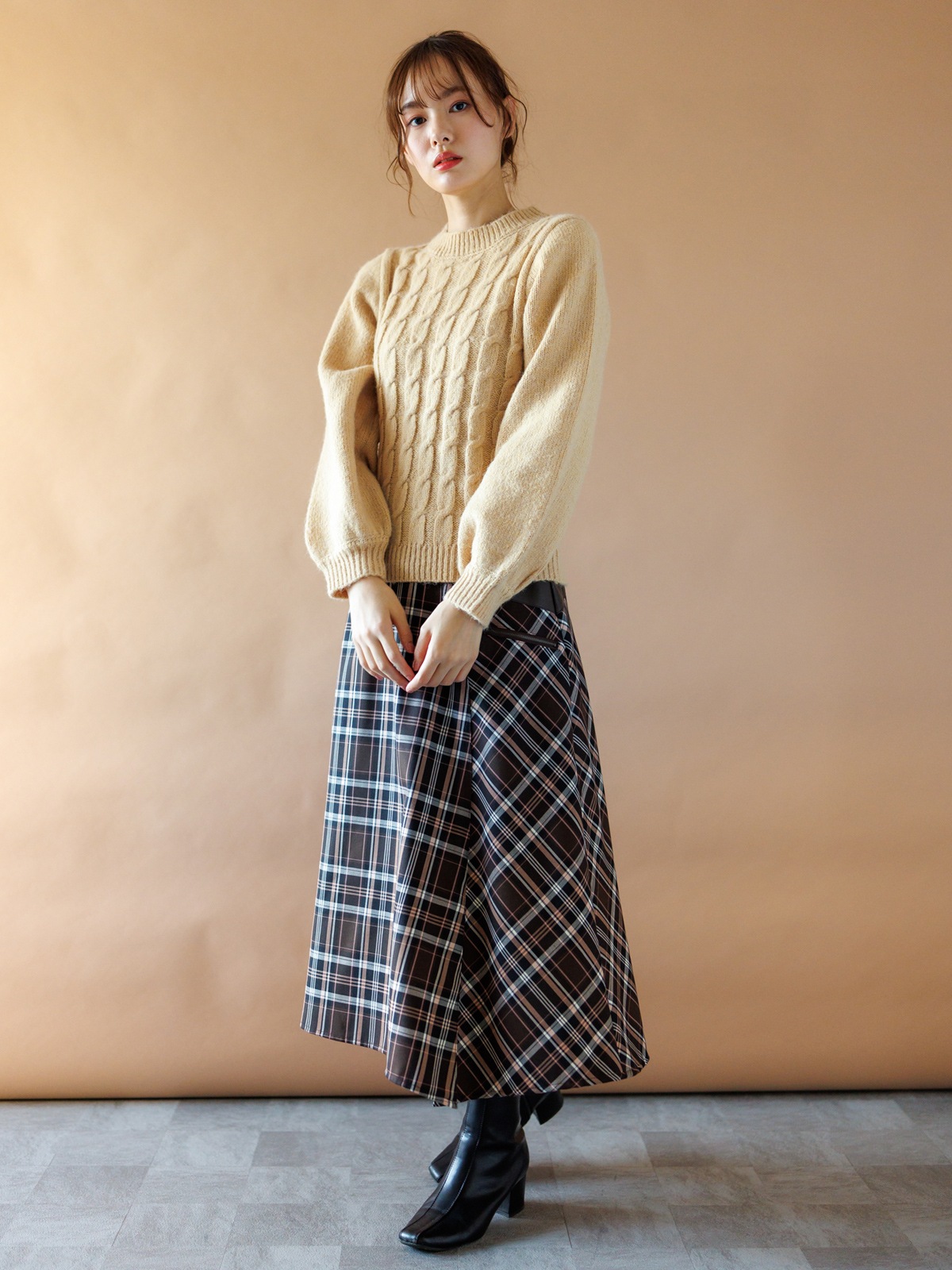 5Gケーブル編み丸首ニット＜アウトレット均一価格＞