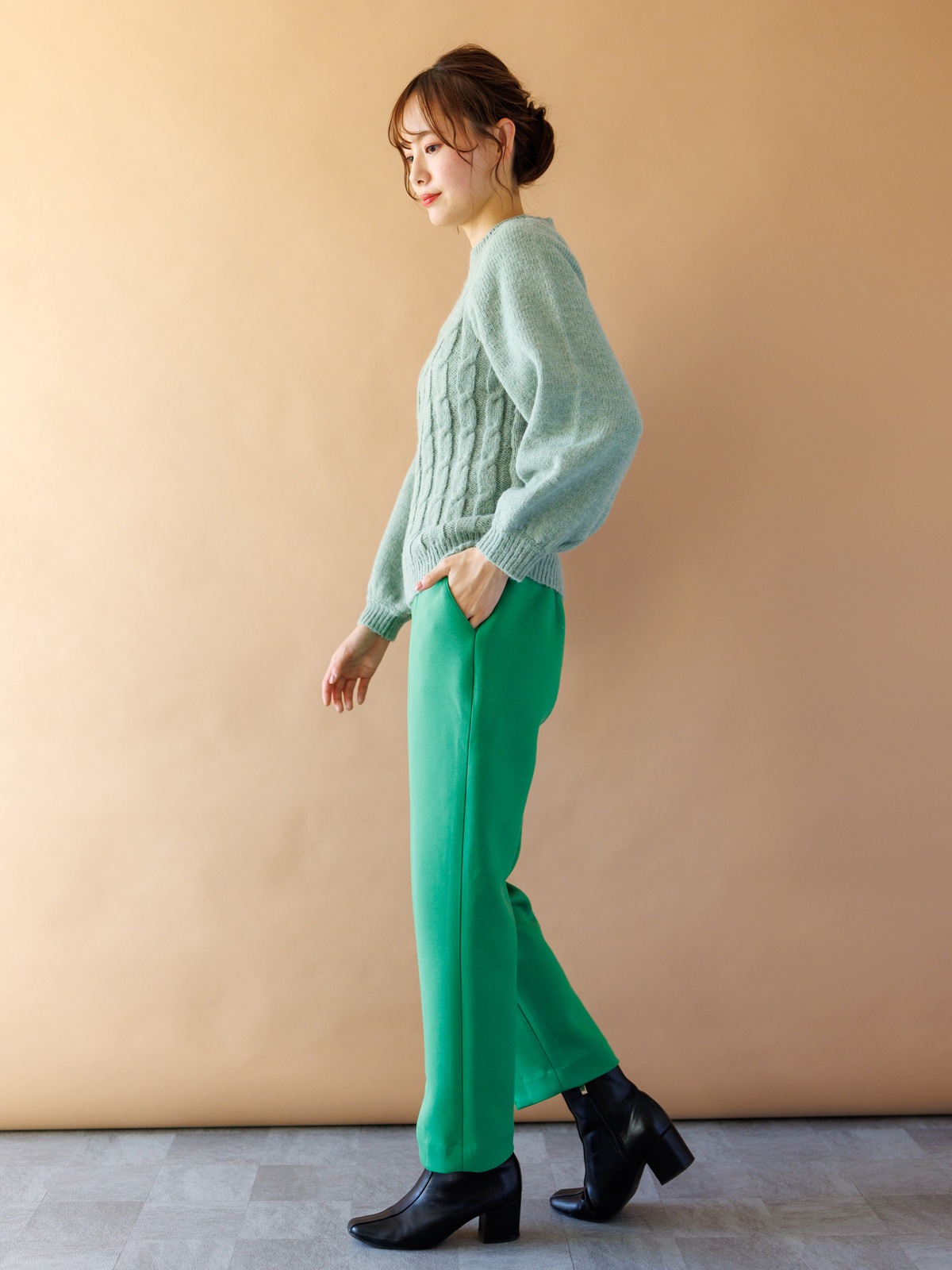 5Gケーブル編み丸首ニット＜アウトレット均一価格＞