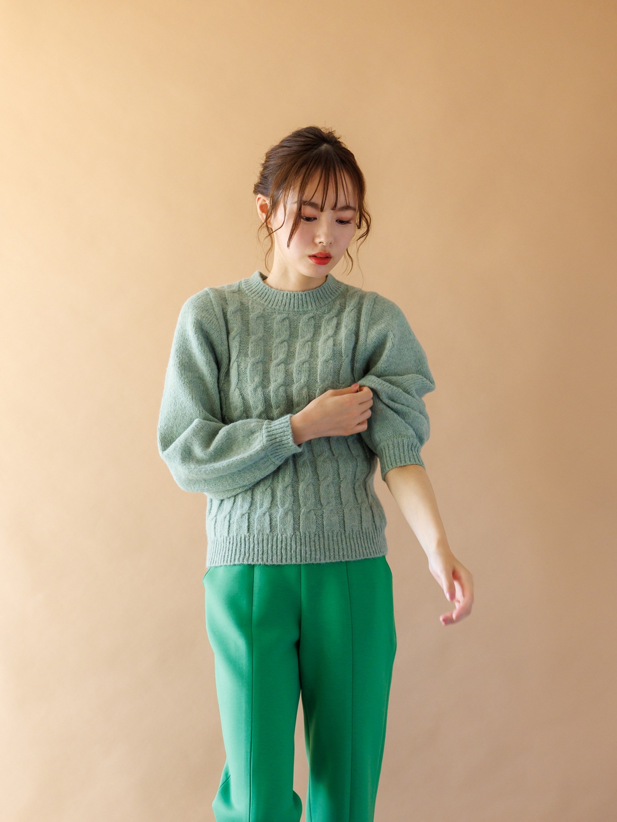 5Gケーブル編み丸首ニット＜アウトレット均一価格＞