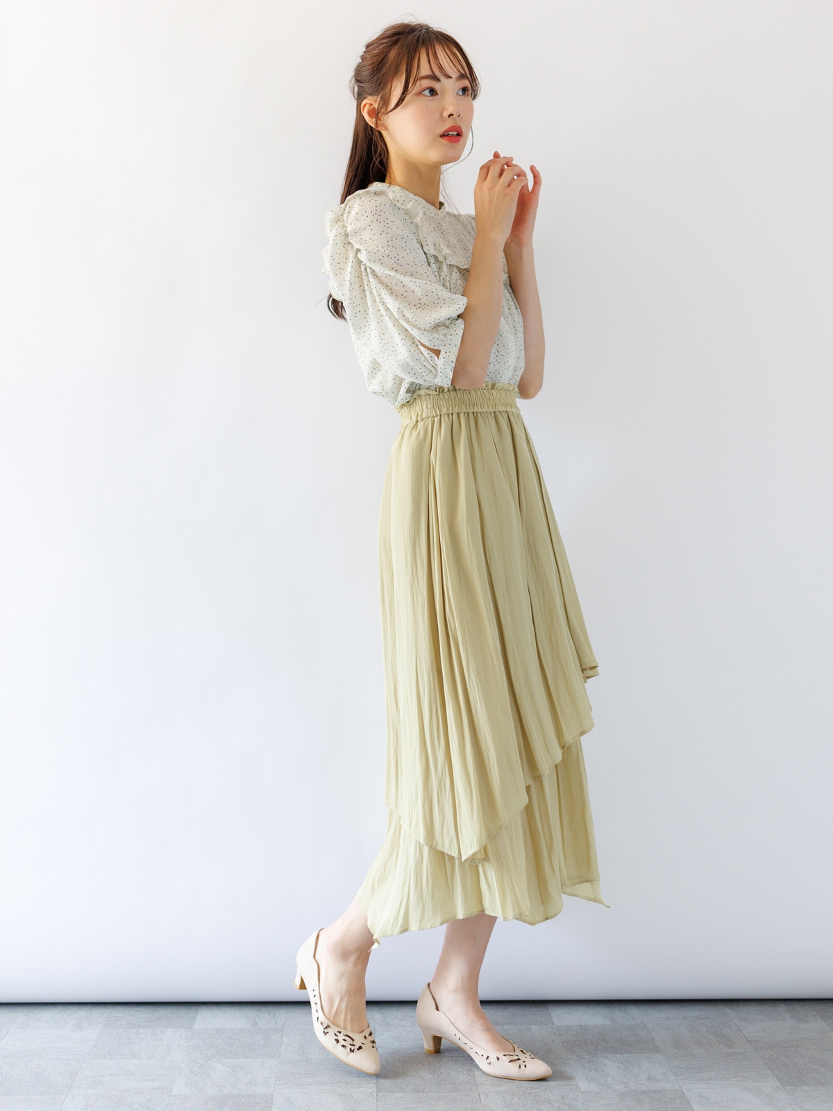 【OUTLET 2500円】幾何学柄プリントギャザーブラウス<10本以下>