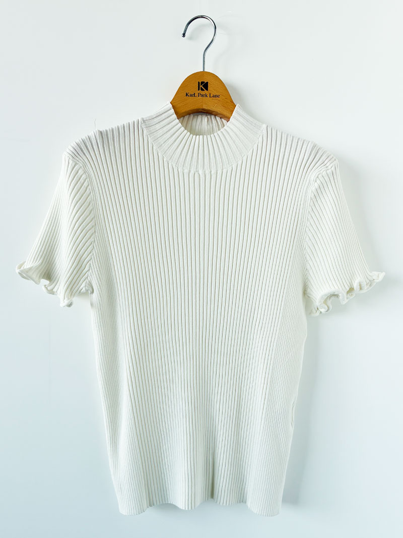 【65%OFF】袖口フリルハイネックニット