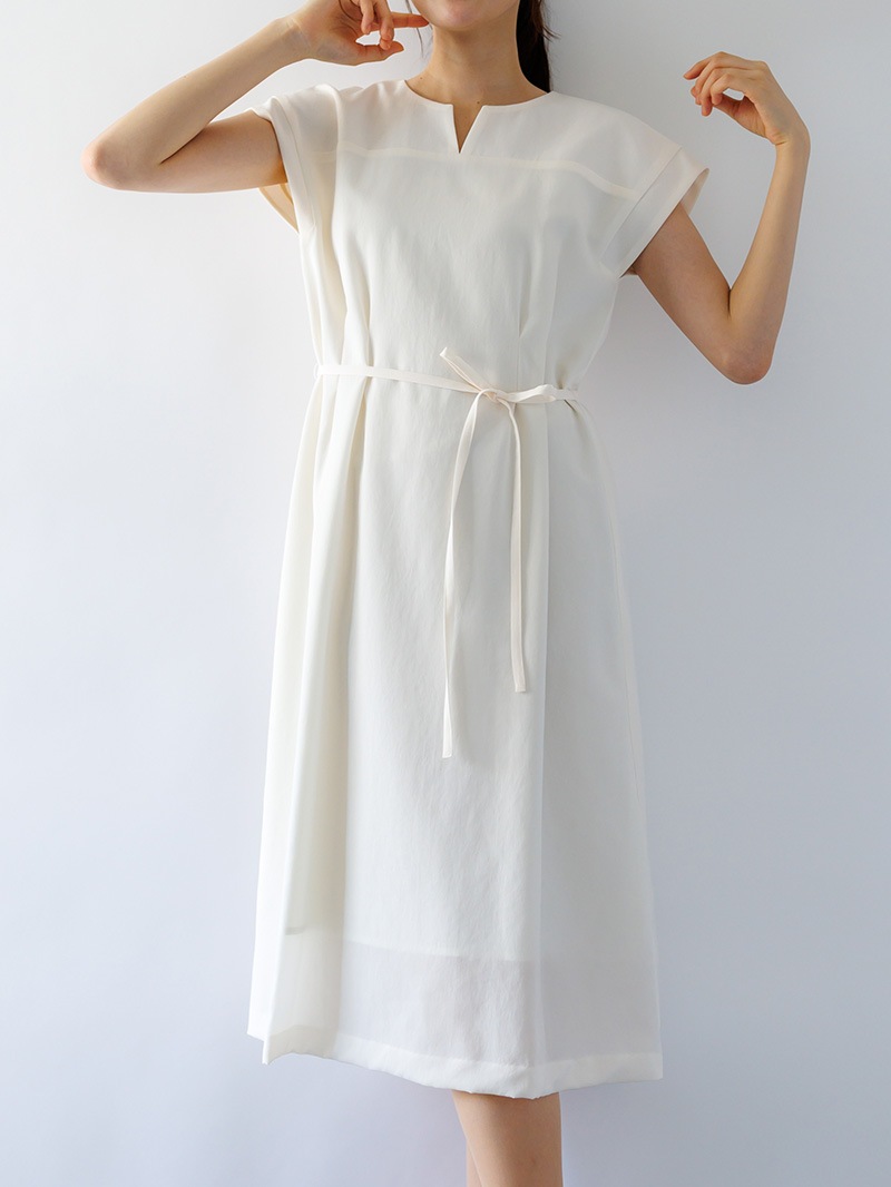 フレンチスリーブワンピース