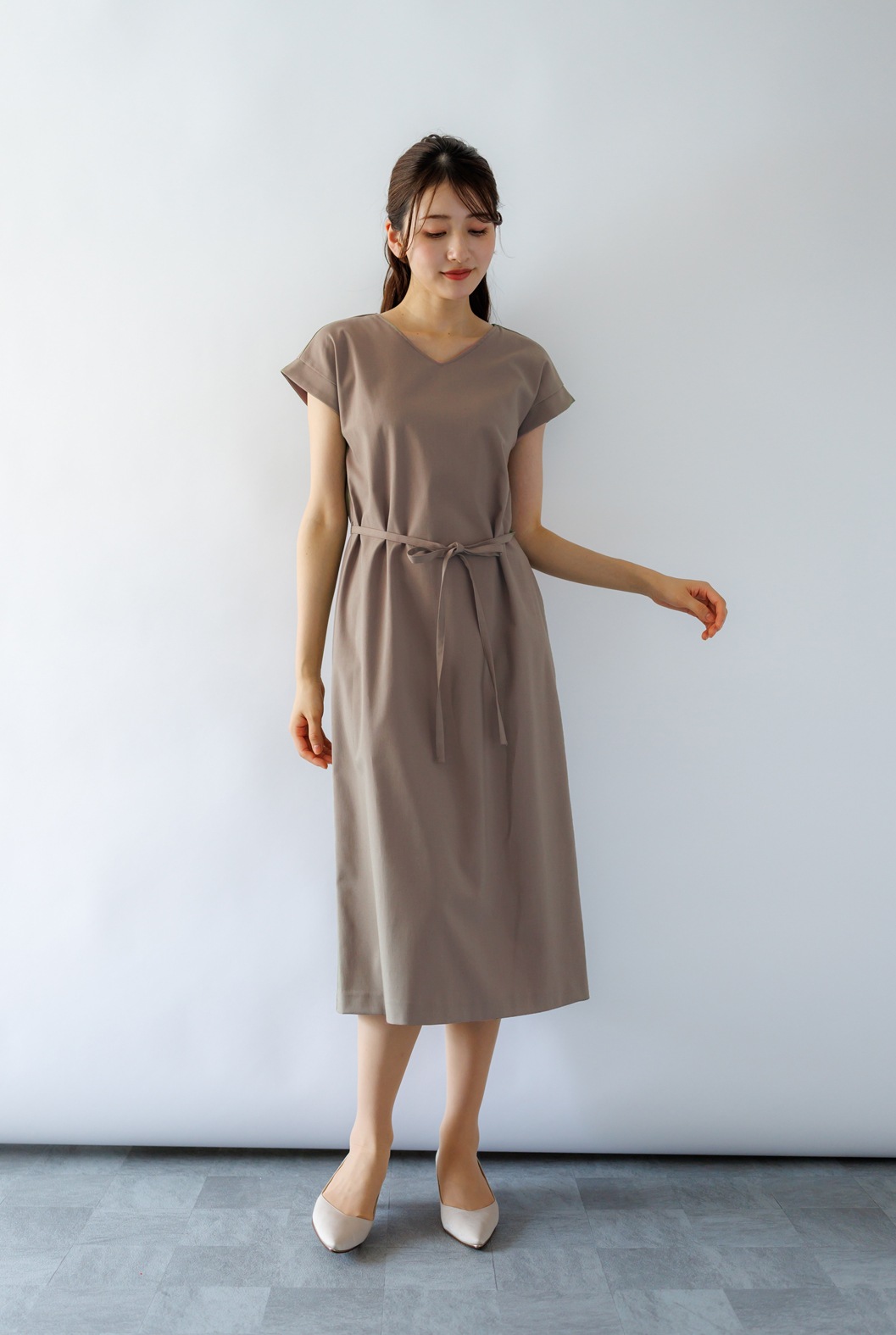 無地ﾌﾚﾝﾁｽﾘｰﾌﾞｽﾄﾚｰﾄﾜﾝﾋﾟｰｽ