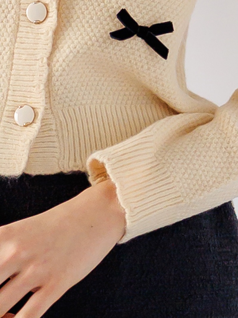 【40％OFF】ベルベットリボン付丸首ピコカーデ