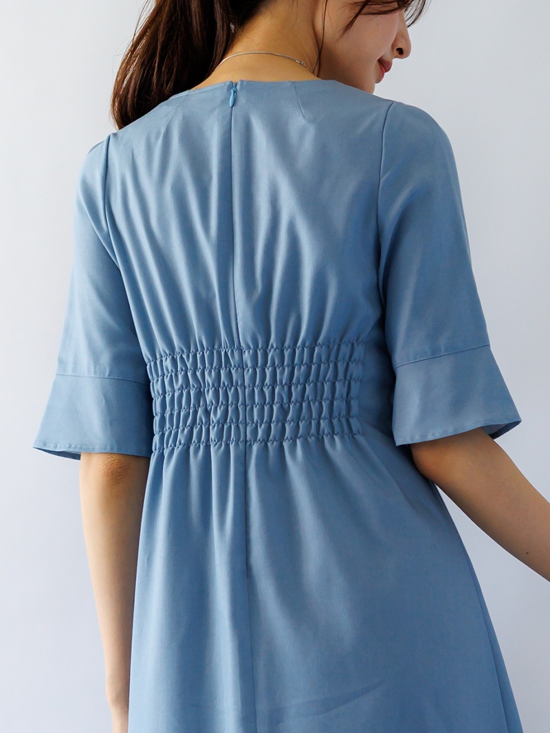 リヨポリツイルライト 後シャーリングワンピース