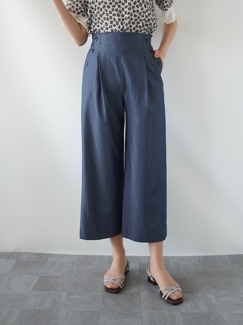 【30％OFF】リヨポリ釦アクセント太身パンツ