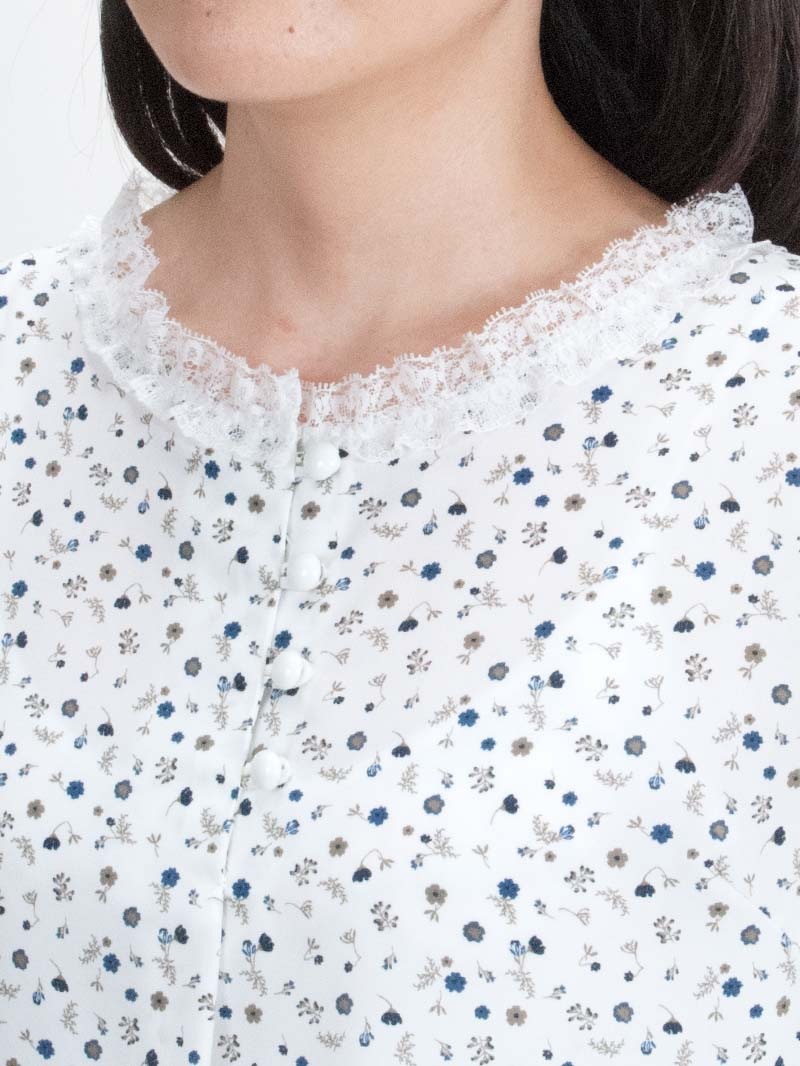 花柄プリント衿ぐりレースブラウス＜アウトレット均一価格＞