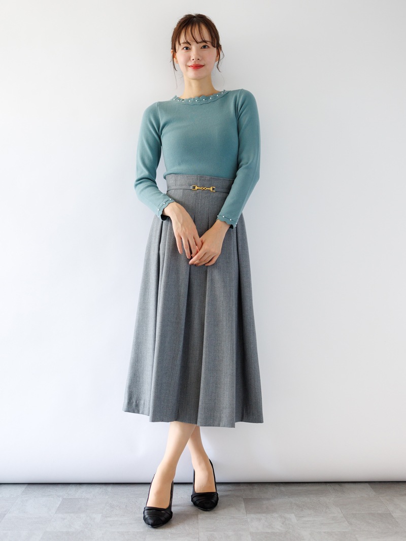 【70％OFF】端ピコ パール刺繍丸首ニット