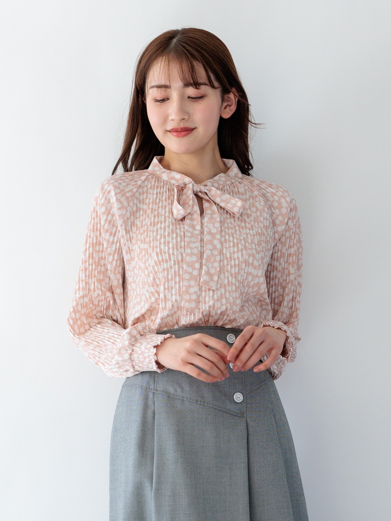 【65%OFF】プリントプリーツボウタイブラウス