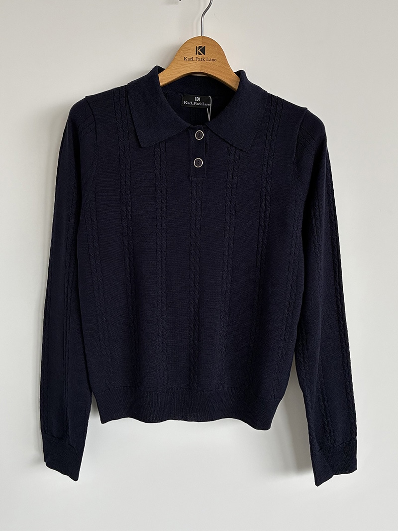 【20％OFF】ケーブル柄衿付きニット