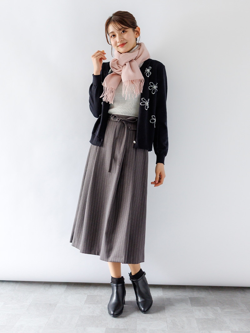 【20%OFF】花パール丸首カーディガン