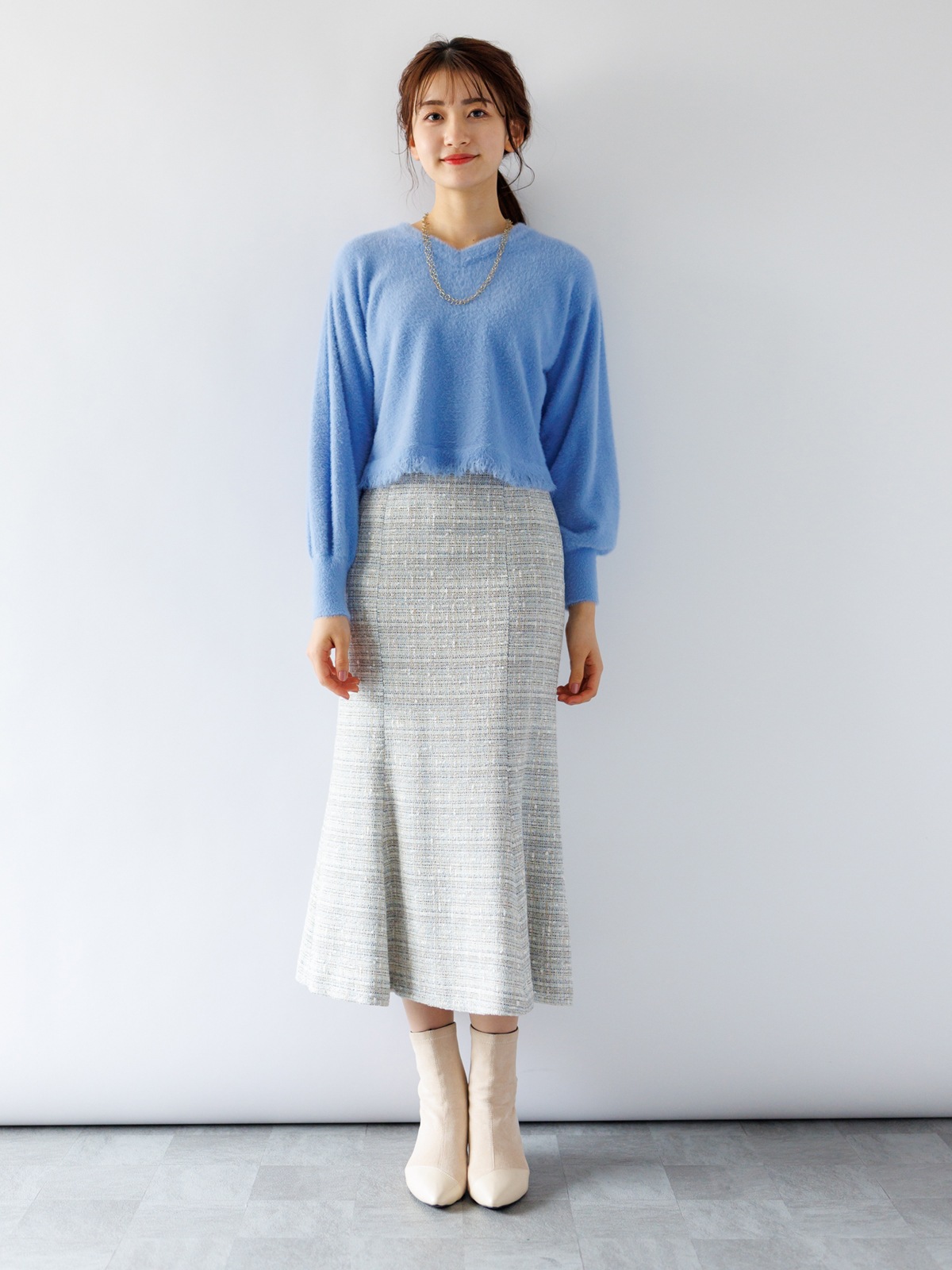 【70％OFF】ミンクライクファーフリンジVネックニット