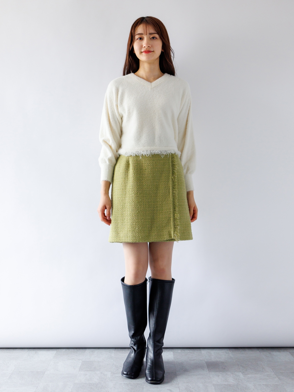 【70％OFF】ミンクライクファーフリンジVネックニット