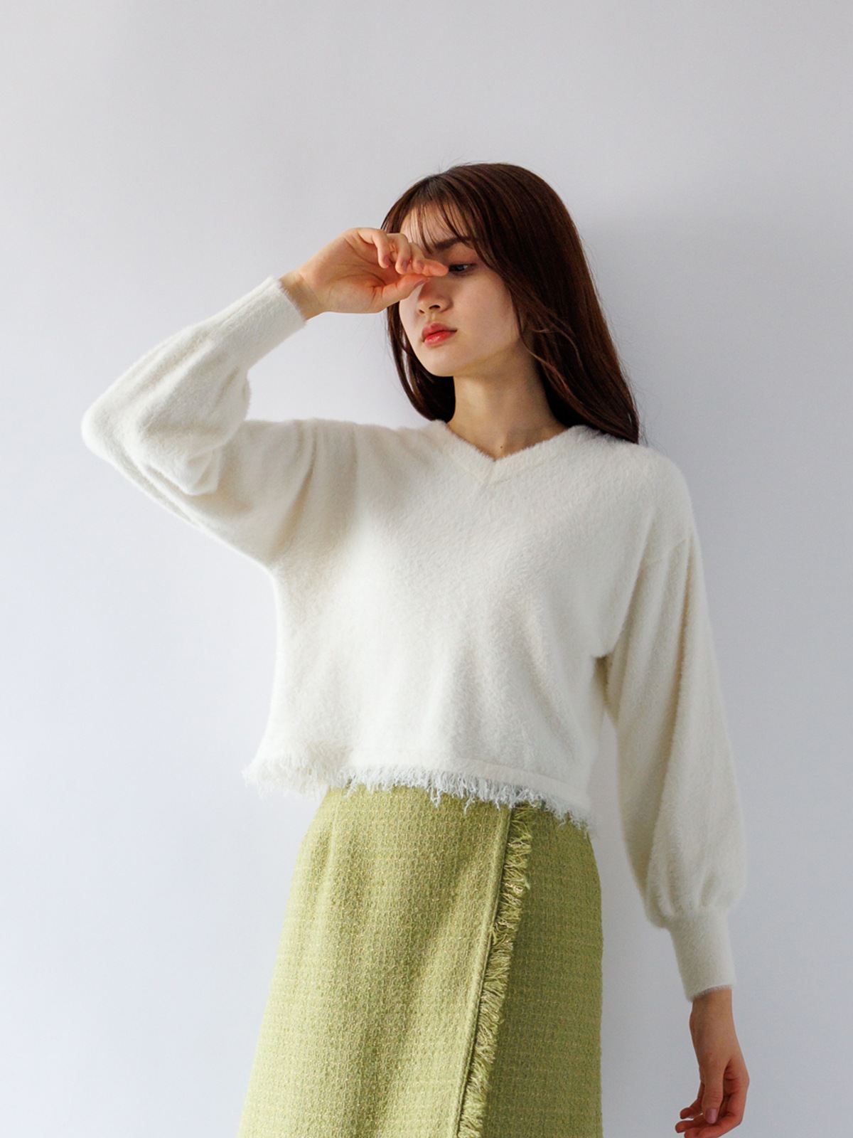 【70％OFF】ミンクライクファーフリンジVネックニット