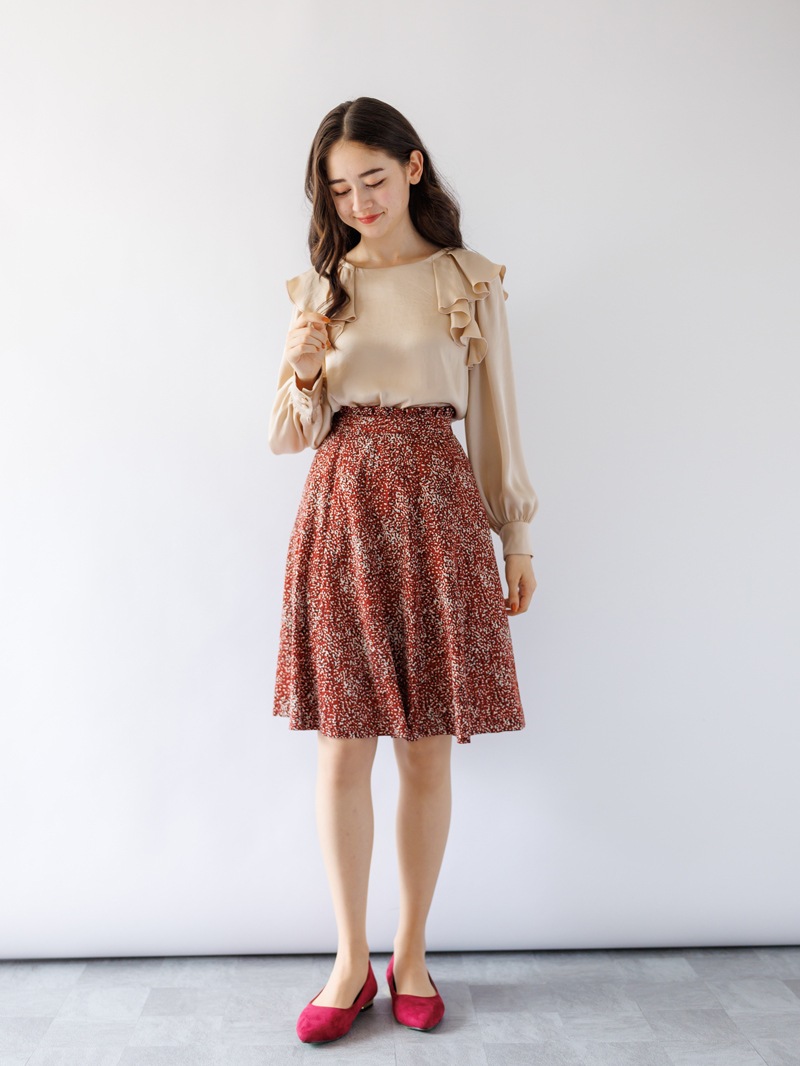 ヴィンテージサテンラッフルブラウス＜アウトレット均一価格＞