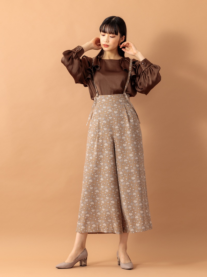 ヴィンテージサテンラッフルブラウス＜アウトレット均一価格＞