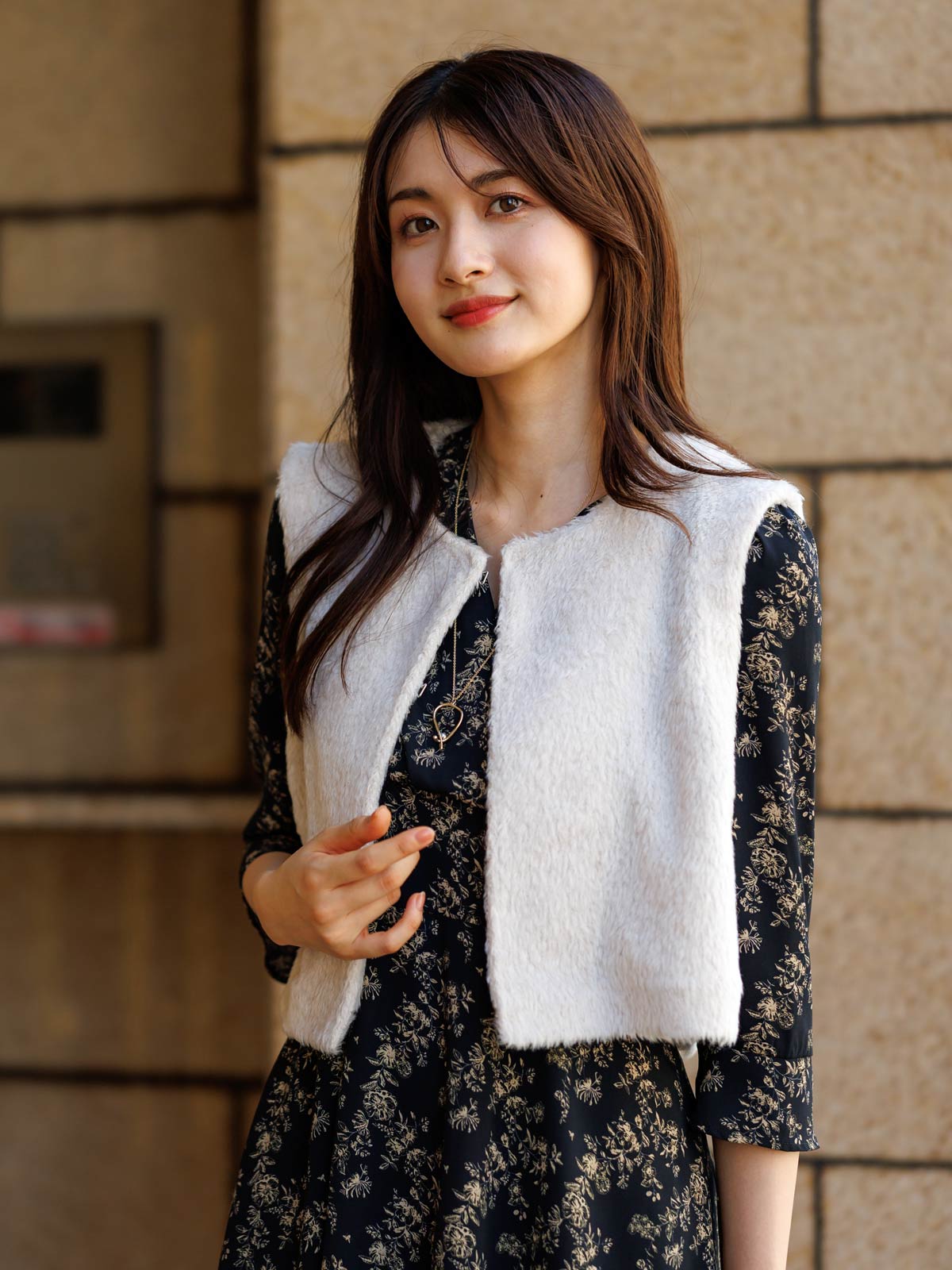 【60％OFF】バルフィロングシャギーショートジレ