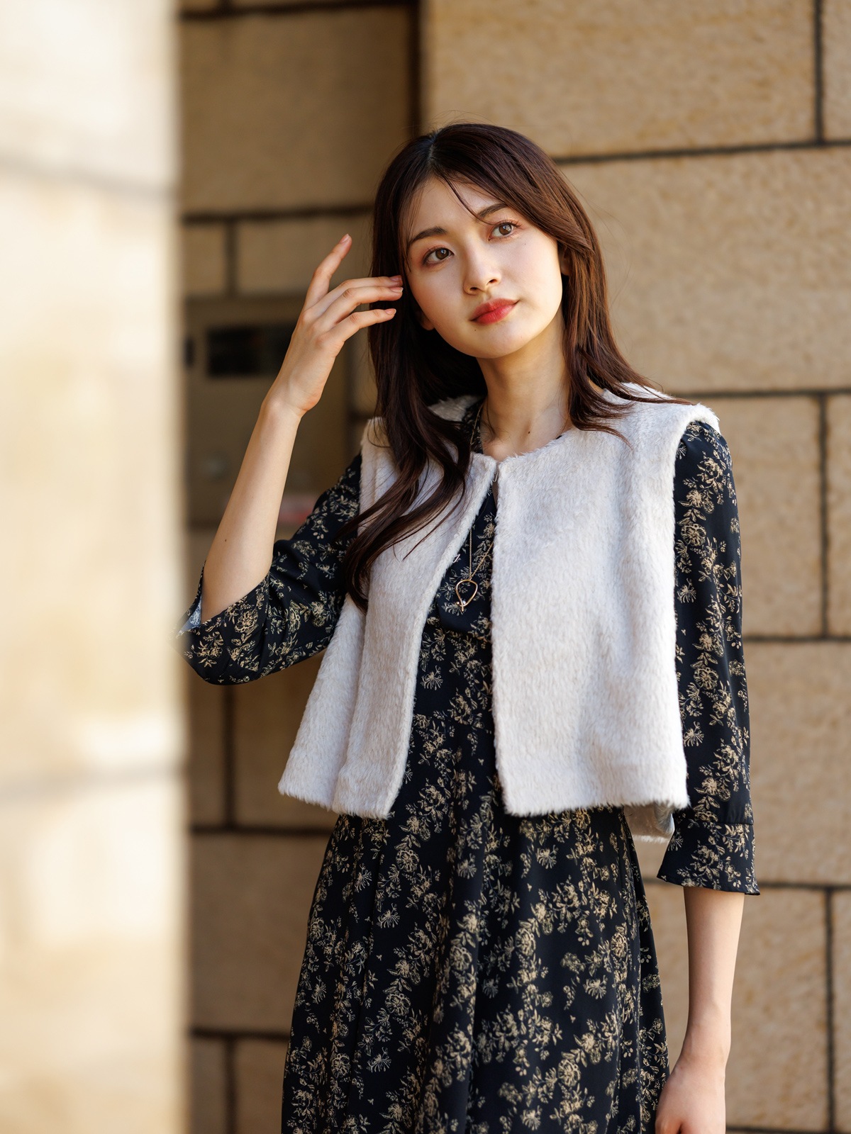 【60％OFF】バルフィロングシャギーショートジレ