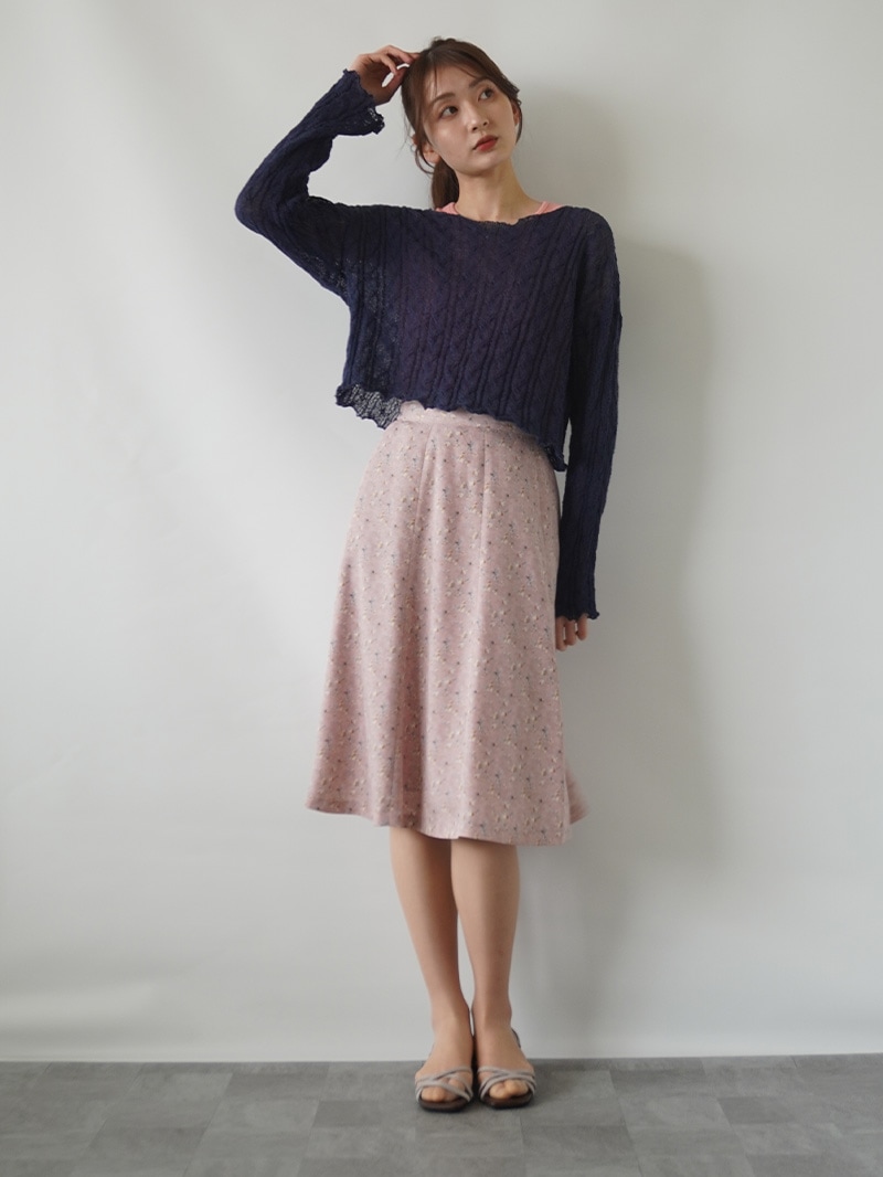 【20%OFF】ケーブル編み透かし丸首ニット