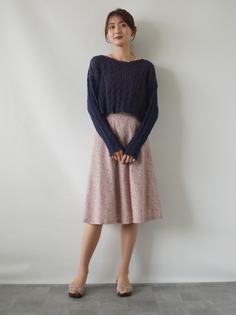 【20%OFF】ケーブル編み透かし丸首ニット