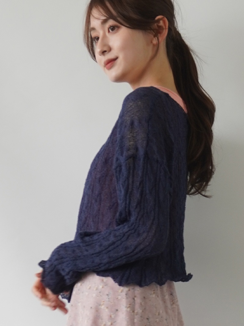 【20%OFF】ケーブル編み透かし丸首ニット