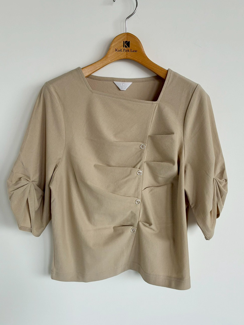 【30%OFF】アシンメトリー前タックプルオーバー