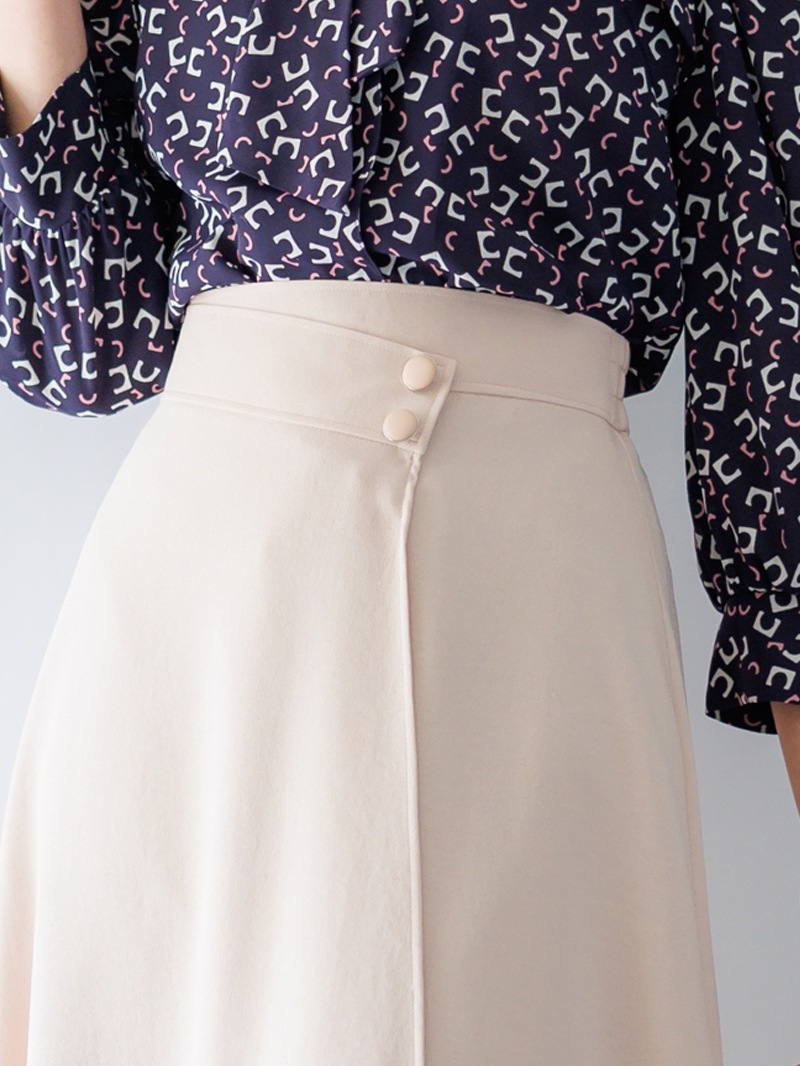 バックサテン巻風フレアースカート