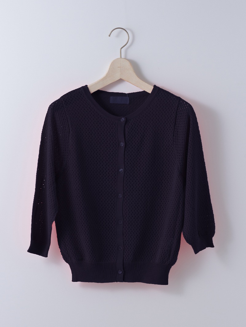 透かし柄丸首カーディガン