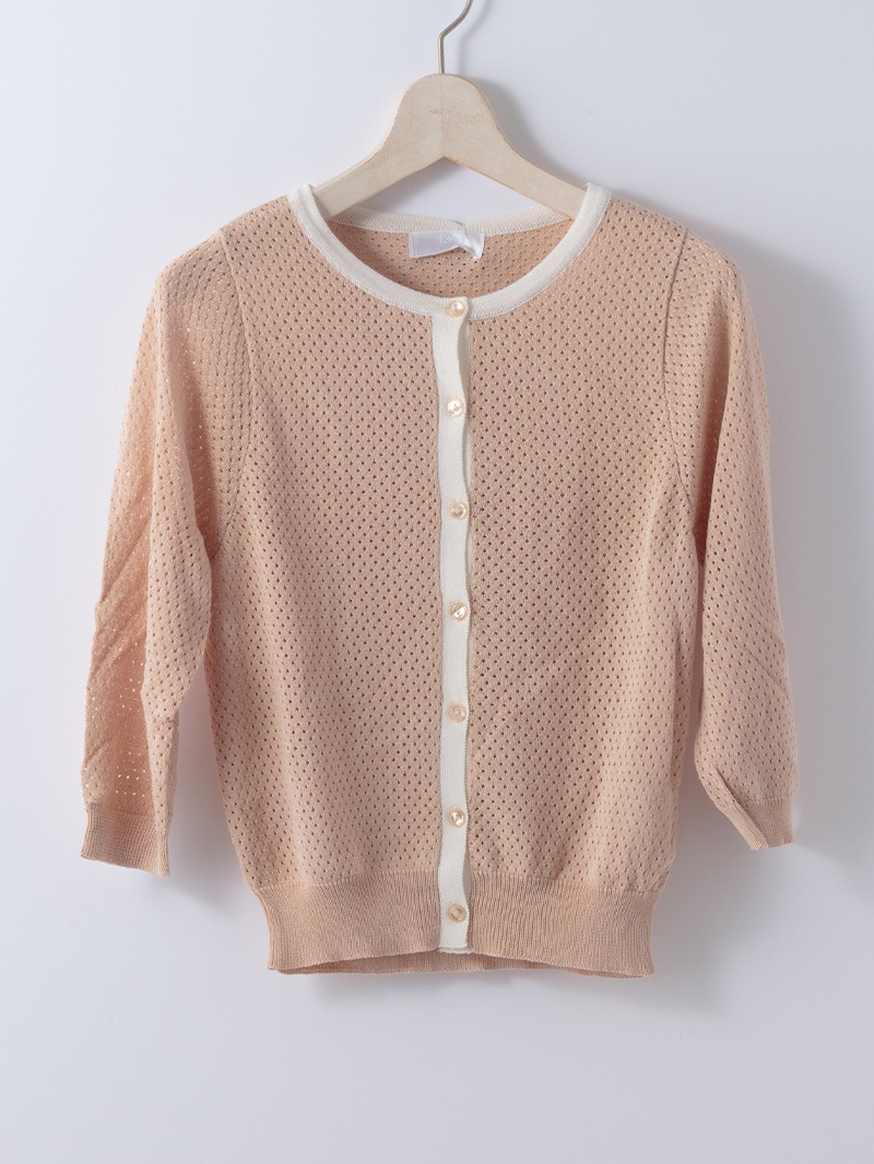 透かし柄丸首カーディガン