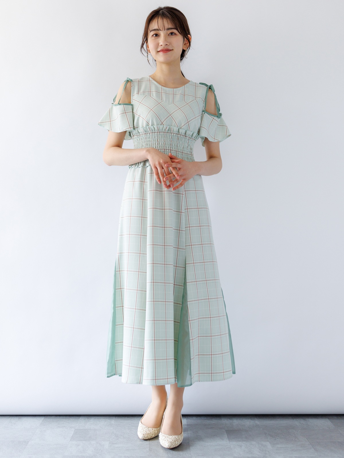 【限定70%OFF】チェック肩あきワンピース