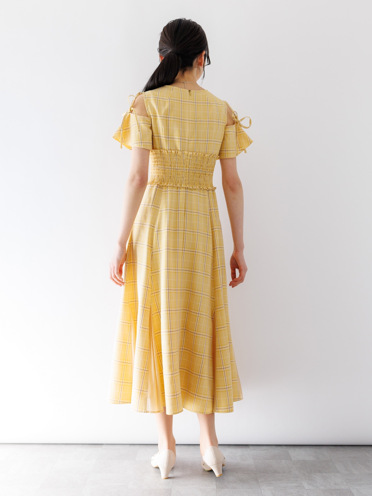 【限定70%OFF】チェック肩あきワンピース