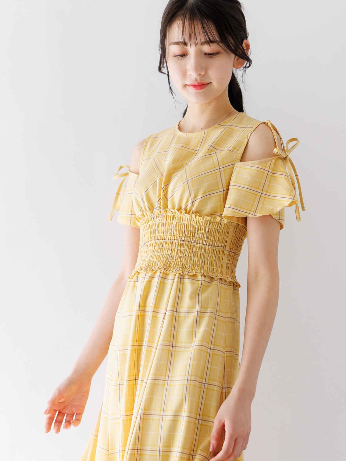 【限定70%OFF】チェック肩あきワンピース