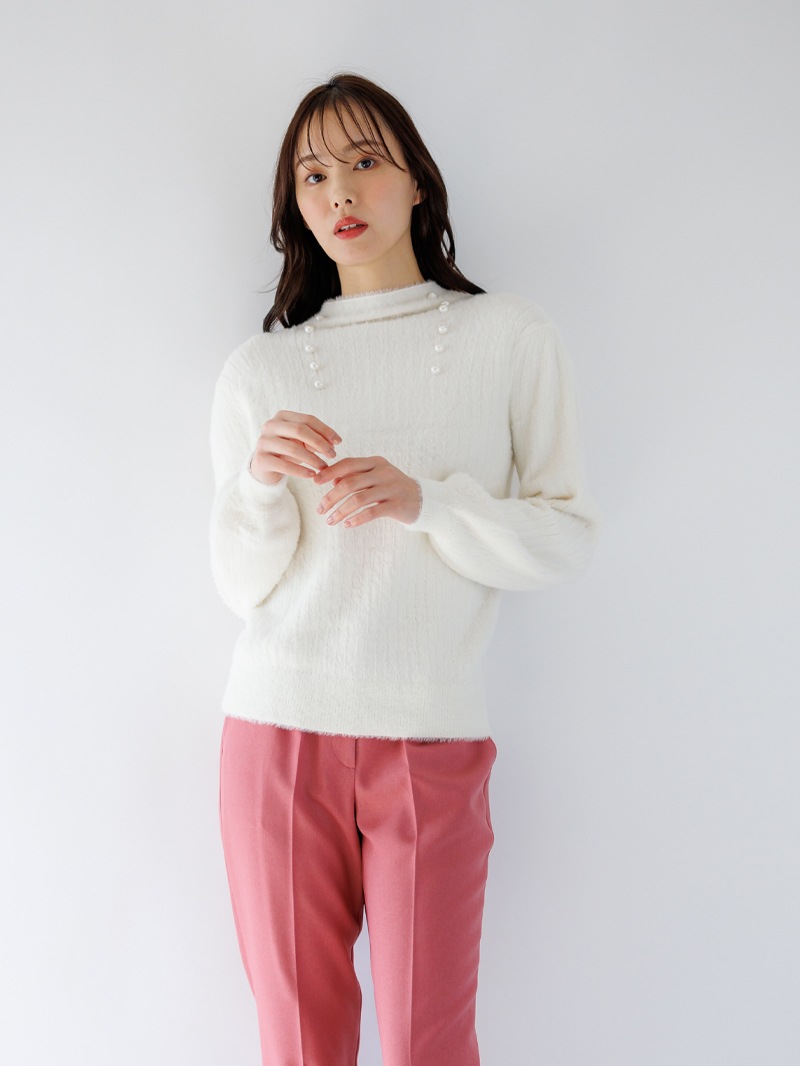 【50%OFF】ミンクライクファーパール釦付きリブハイネックニット