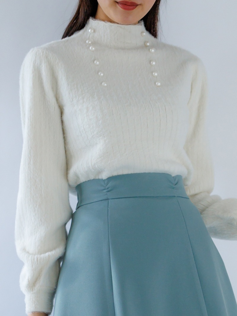 【50%OFF】ミンクライクファーパール釦付きリブハイネックニット