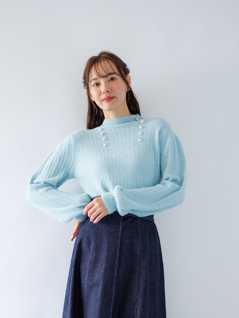 【50%OFF】ミンクライクファーパール釦付きリブハイネックニット