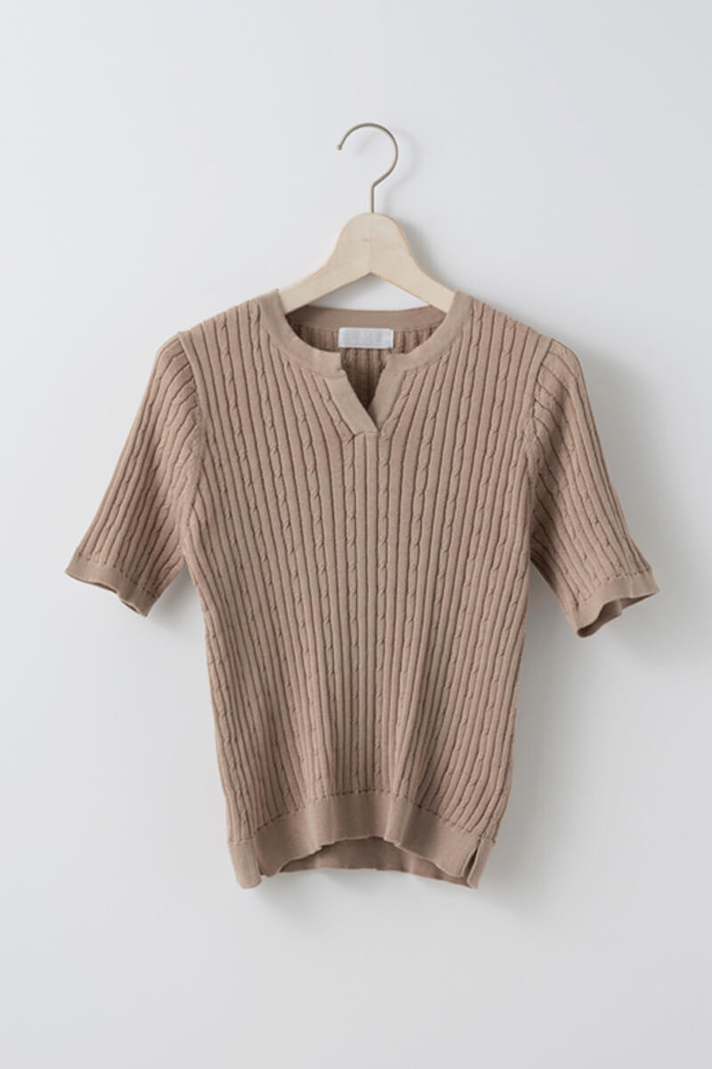 ケーブル×リブ キーネックニット