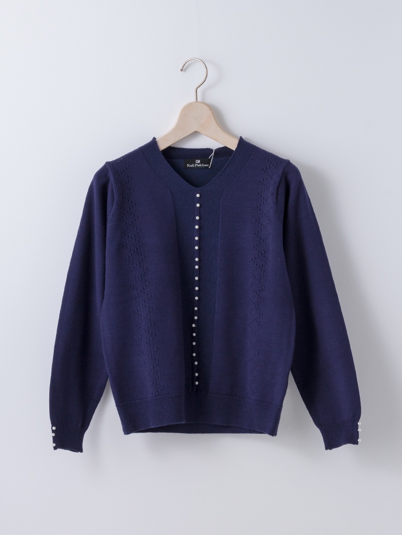 【70％OFF】前立てパール付Vネックニット