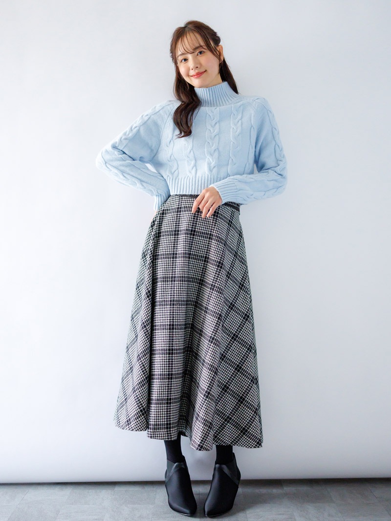 5Gハイネックケーブルショート丈ニット＜アウトレット均一価格＞