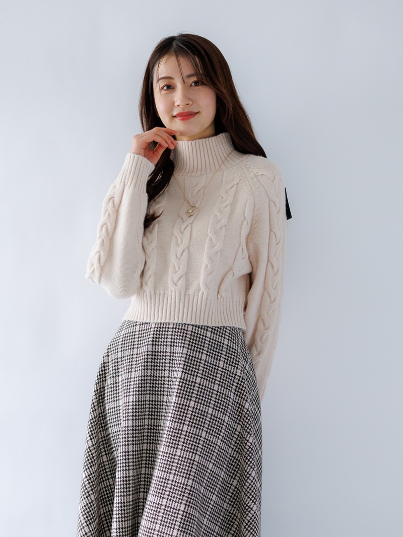 5Gハイネックケーブルショート丈ニット＜アウトレット均一価格＞
