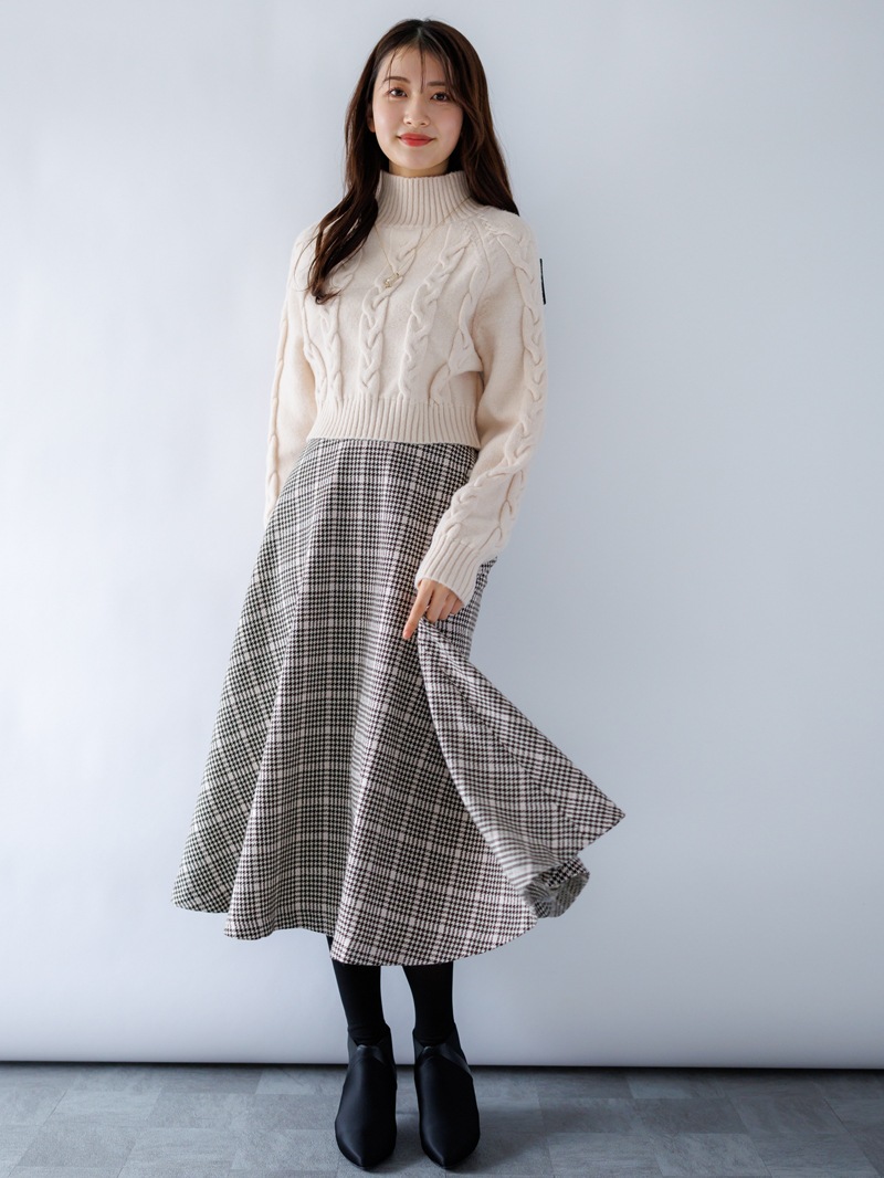 5Gハイネックケーブルショート丈ニット＜アウトレット均一価格＞