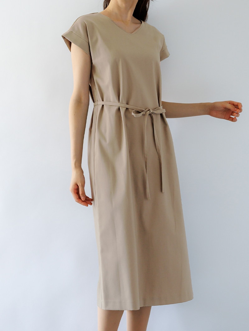 無地ﾌﾚﾝﾁｽﾘｰﾌﾞｽﾄﾚｰﾄﾜﾝﾋﾟｰｽ