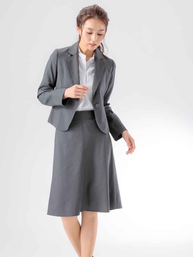 シャークスキンフレアースカート