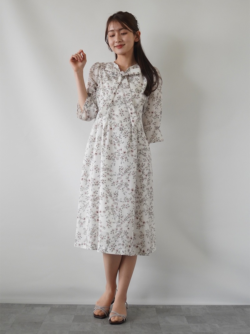 【20%OFF】プリントリボンタイ付ウエストタックワンピース