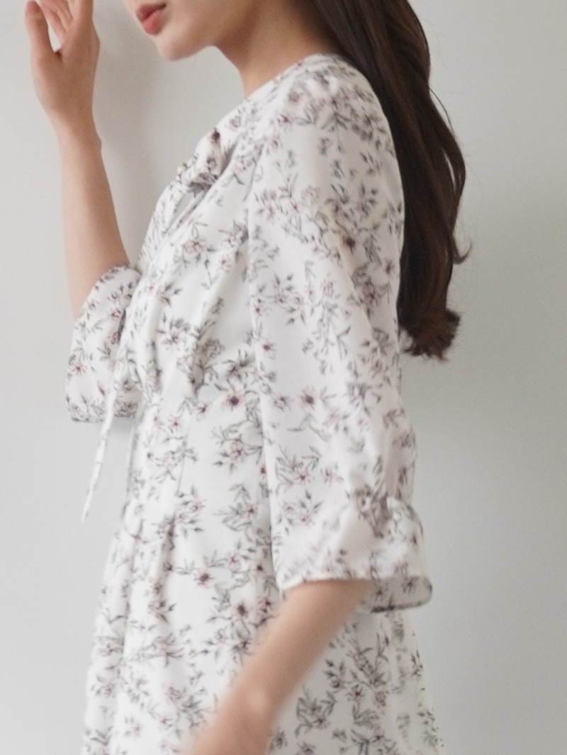 【20%OFF】プリントリボンタイ付ウエストタックワンピース