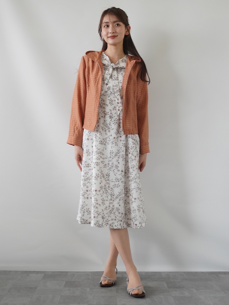 【20%OFF】プリントリボンタイ付ウエストタックワンピース